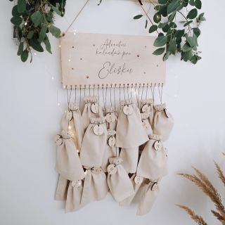 🎄✨ Připravte se na kouzlo Vánoc s naším novým dřevěným adventním kalendářem! ✨🎄 S tímto personalizovaným kalendářem, který...
