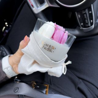 🌷✨ Sójová svíčka s tulipány – ruční výroba ✨🌷 Každá moje svíčka vzniká s láskou a péčí, ale tahle je ještě o kousek...